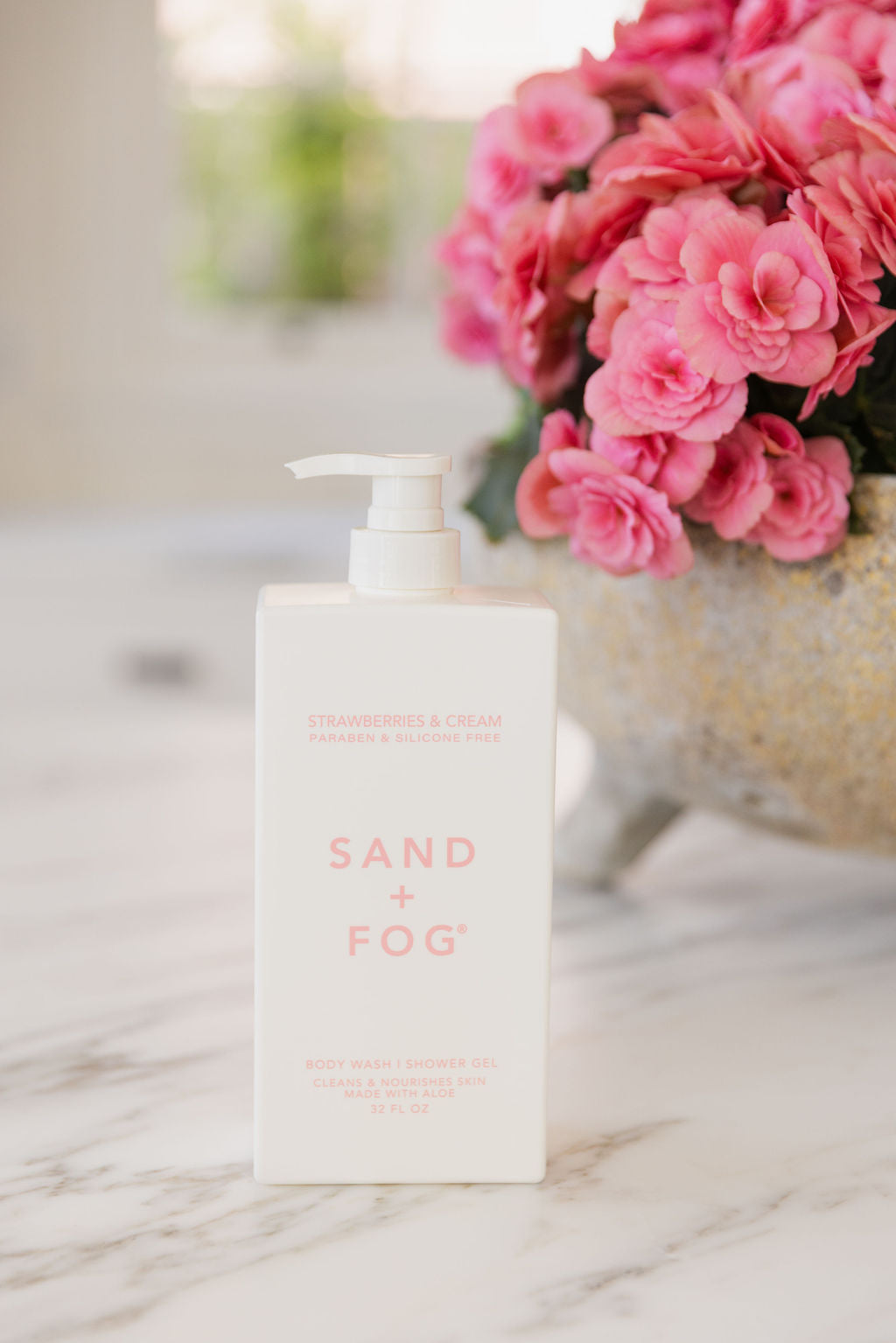 Premium Strawberries & Cream 32 oz Body Wash